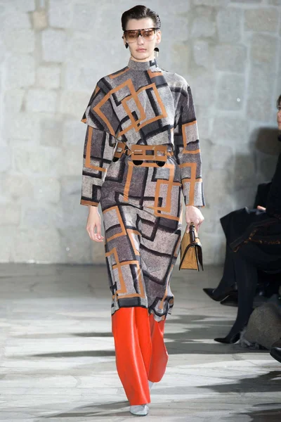 Look 30
